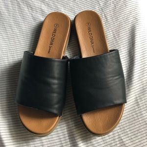 Black slide flats